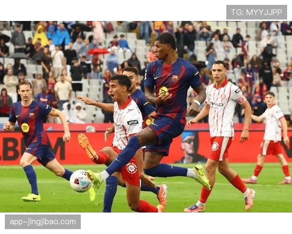 西甲争冠格局由双雄并立 转向巴萨单骑领跑态势